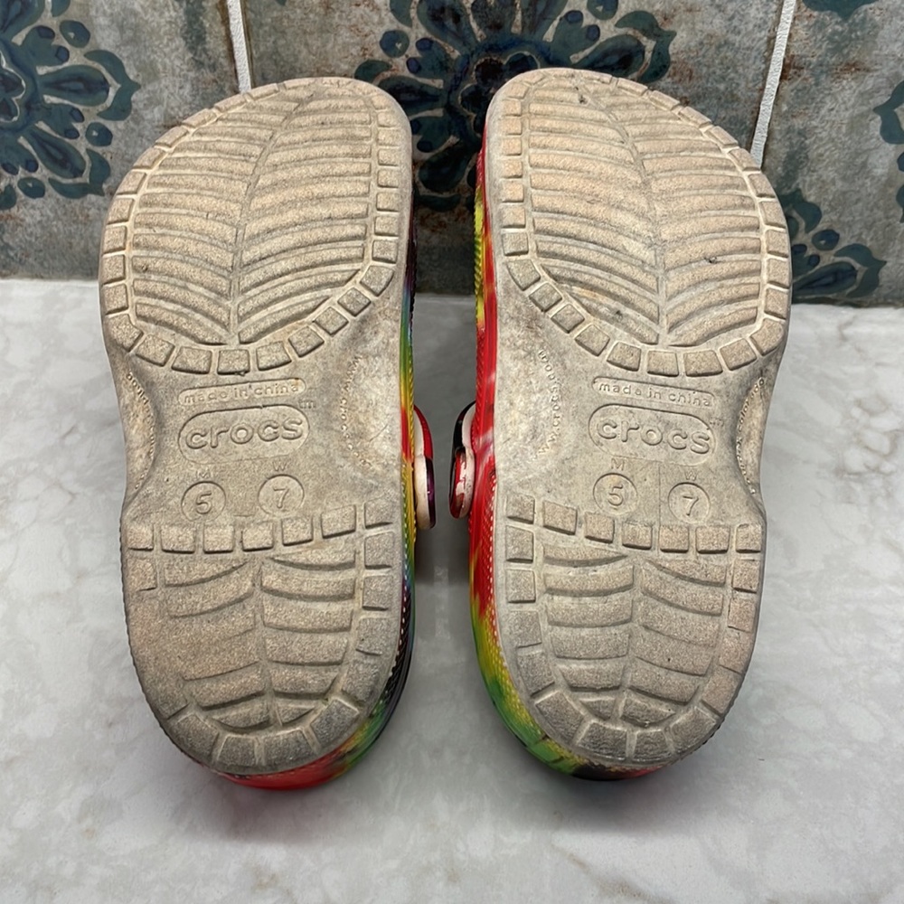 Rainbow Crocs size7 - Picture 5 of 6